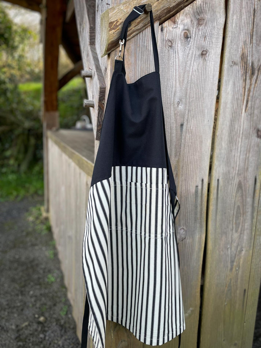 COUNTRY KITCHEN - Black